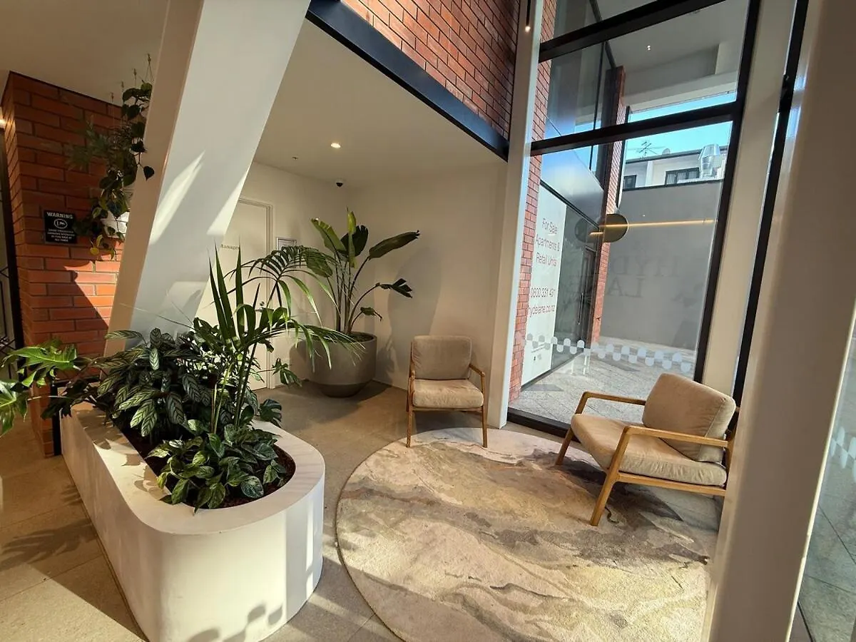 Sleek 1 Bedroom Apartment At Courtney Wellington